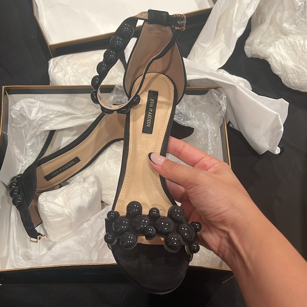 Ava & Aiden Elegant Black and Tan Heels